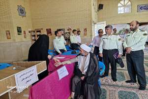 برگزاری برنامه غربالگری فشار خون به مناسبت هفته انتظامی و روز جهانی قلب در شهرستان سرچهان