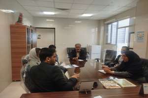 جلسه هم‌اندیشی داروسازان شهرستان سرچهان با سرپرست شبکه بهداشت برای مدیریت کمبود دارو و خدمت‌رسانی مطلوب در ایام عید