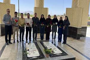 حضور پرسنل شبکه بهداشت و درمان شهرستان سرچهان در گلزار شهدای گمنام شهرکره‌ای
