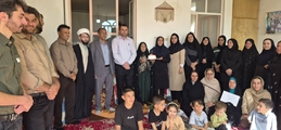 تجلیل از سالمند یک خانواده پرجمعیت به مناسبت هفته سالمندان و هفته سلامت بانوان